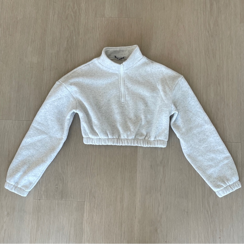 Stylish Women's Light Gray Cropped Hoodie